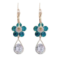 Aretes con forma de gota y flores